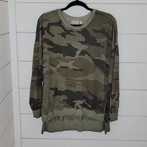 DANTELLE Large green camouflage long sleeve tee shirt. High front low back.